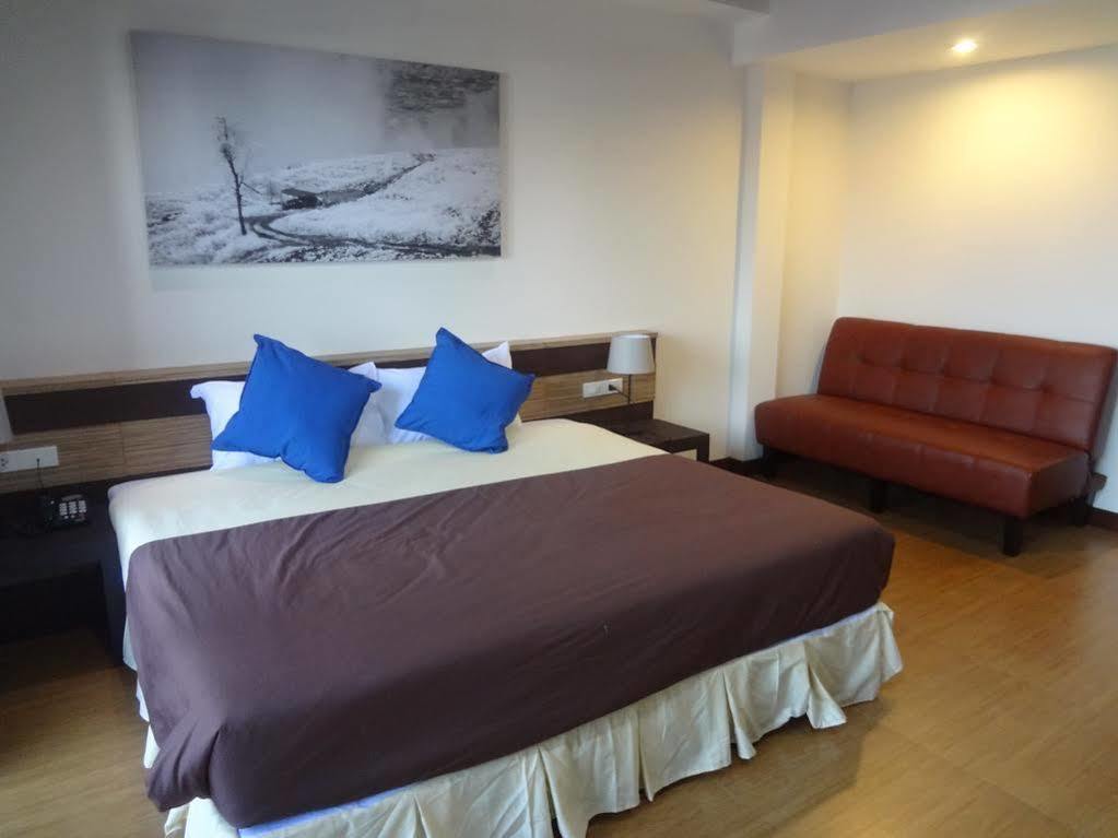 Sleep Tight Hotel Jomtien Beach Exterior photo